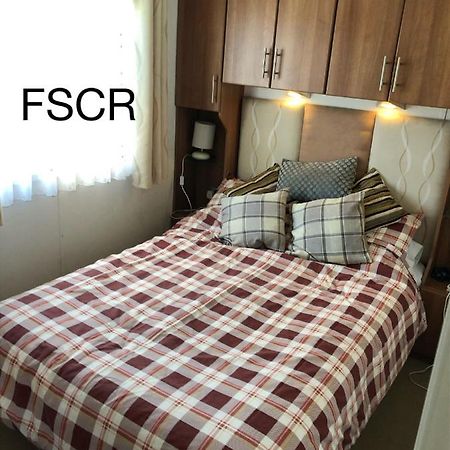 First Steps Caravan Rentals Сандаун Екстериор снимка