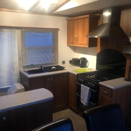 First Steps Caravan Rentals Сандаун Екстериор снимка