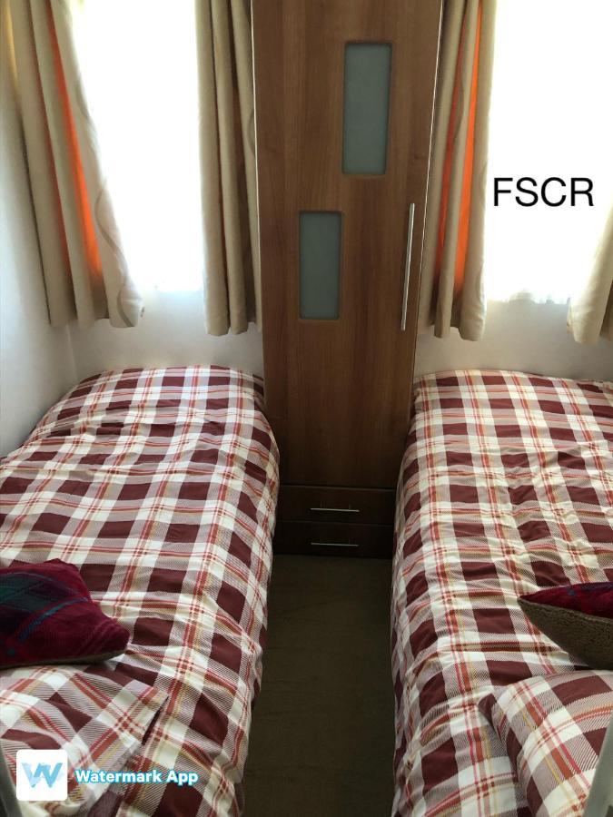 First Steps Caravan Rentals Сандаун Екстериор снимка