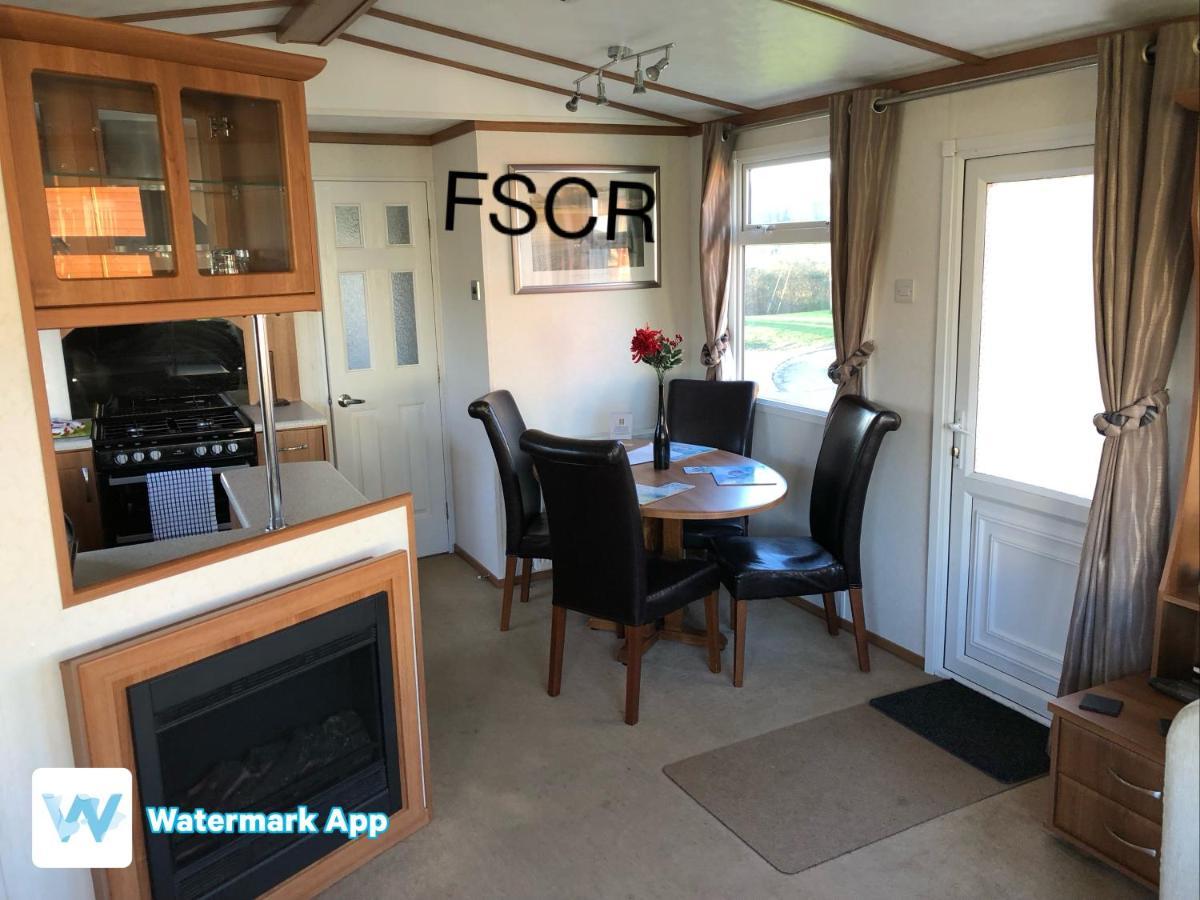 First Steps Caravan Rentals Сандаун Екстериор снимка